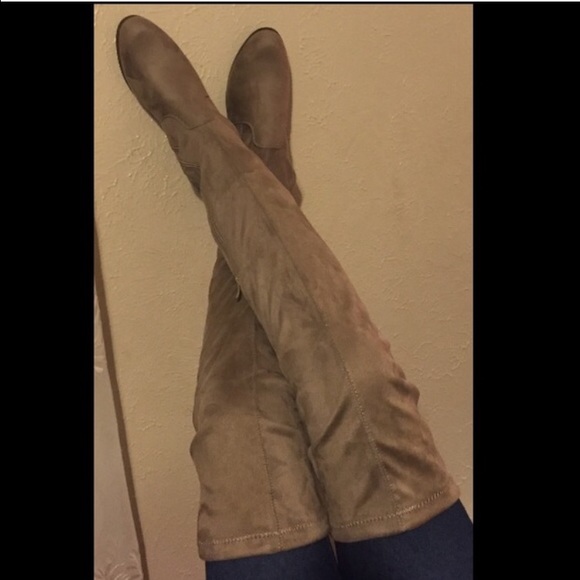 SEE NEW LISTING TO PURCHASE Taupe SemiFlat - Picture 3 of 4