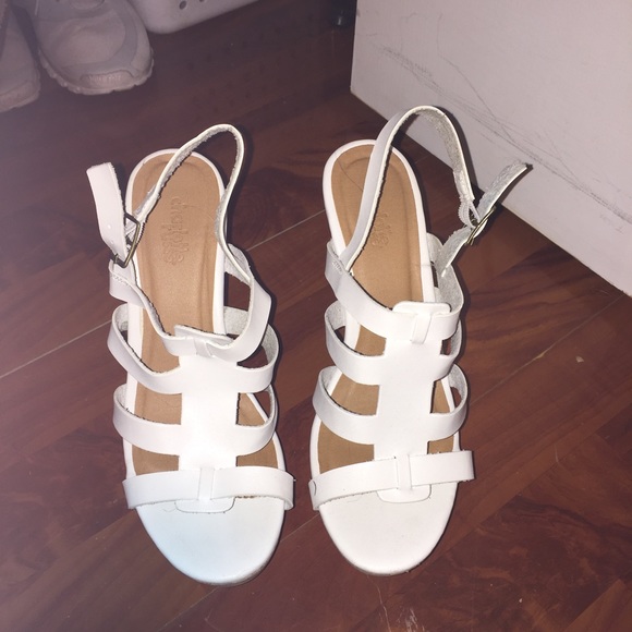 white wedges