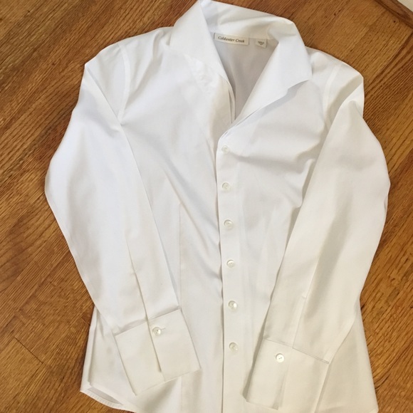 Cold water creek NON WRINKLY white button up