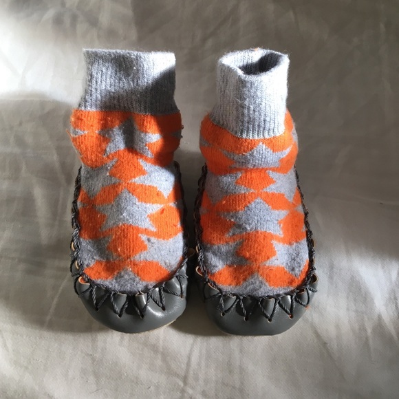 Hanna Andersson baby slippers/moccasins