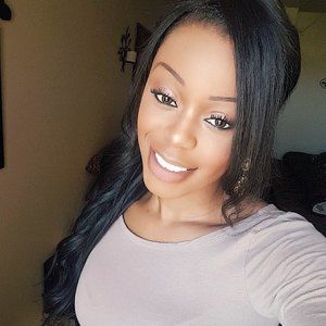 Meet your Posher, Denise