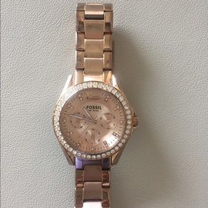 Rose gold fossil watch with diamond detail