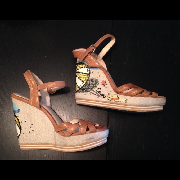 Unique Coach Umbrella & Beach Wedges