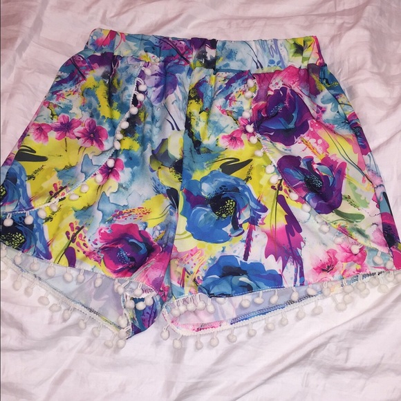 high waisted pom pom floral shorts