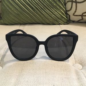 All black Quay sunglasses