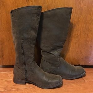 Beautiful Wide Calf Boots