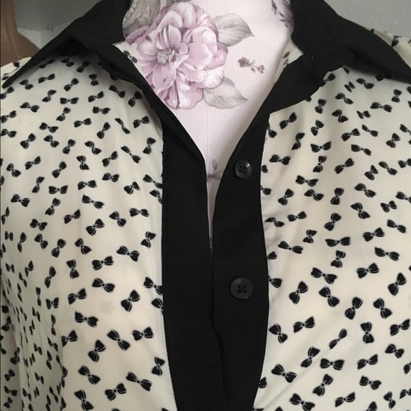 White & black bow button down top - Picture 2 of 2
