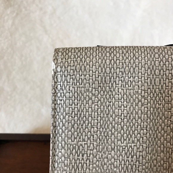 Structured Clutch Snakeskin Design Black Flowers - Picture 3 of 4