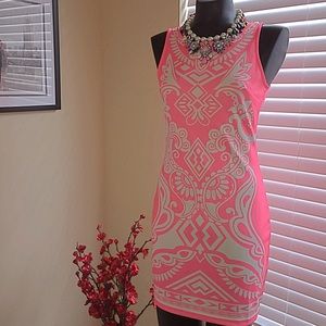 Cute summery and very girly pink bodycon dress! 🌸