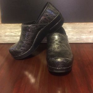 Dansko size 39 black with silver