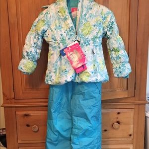 Girls Snow Jacket and snow Bibs New Size 6