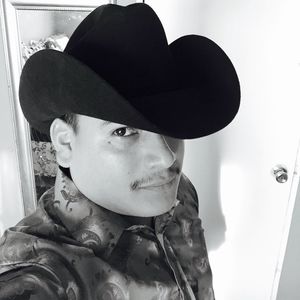 Meet your Posher, Luis