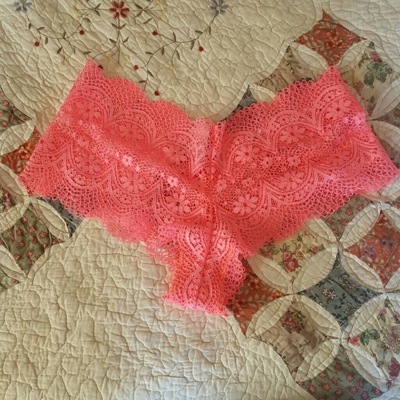 VS lace shorties