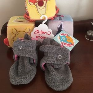 Zutano gray booties 12 mos NWT