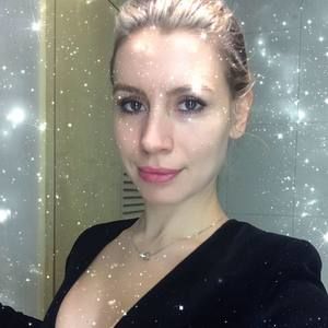 Meet your Posher, Elena