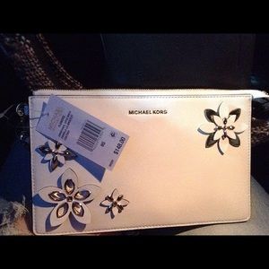 Michael kors wristlet