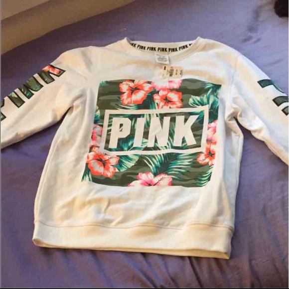 NWT PINK Victoria's Secret Crewneck