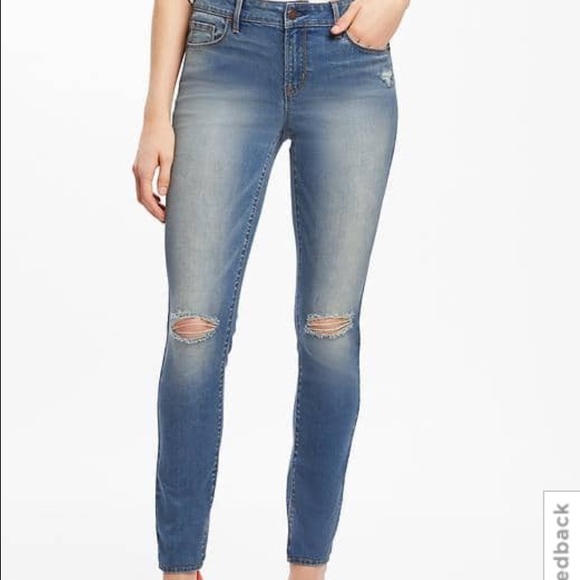Distressed skinny jeans