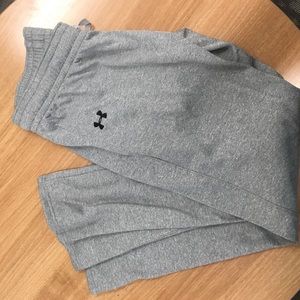 Under Armour Semi-fitted lt grey sweatpants