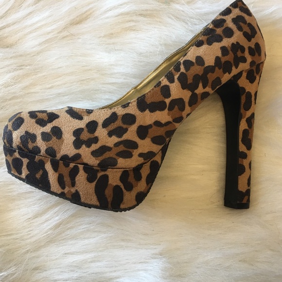 Brand new cheetah heels - Picture 3 of 4