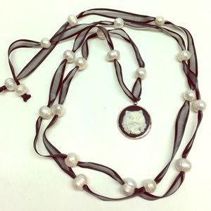 Kitty Cameo + Pearls Lariat Necklace 😻