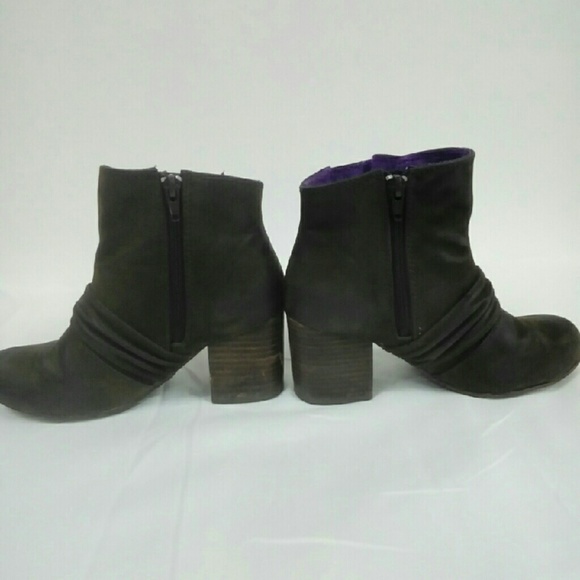 Blowfish Brown Bootie Sz. 6 - Picture 2 of 4