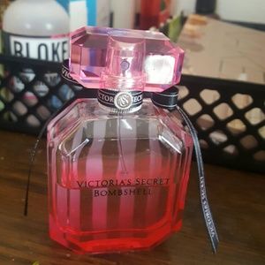 Victorias secret Bombshell perfume