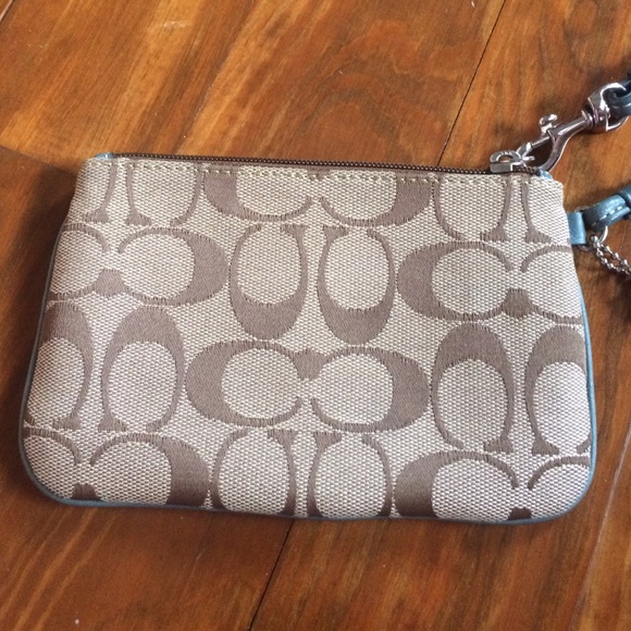 Authentic Coach wristlet - Picture 3 of 5