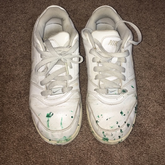 White nike size 7 air forces