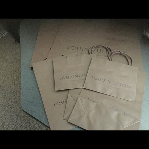 Louis Vuitton - Picture 4 of 4