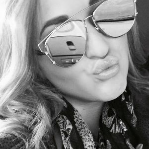 Meet your Posher, Hayley