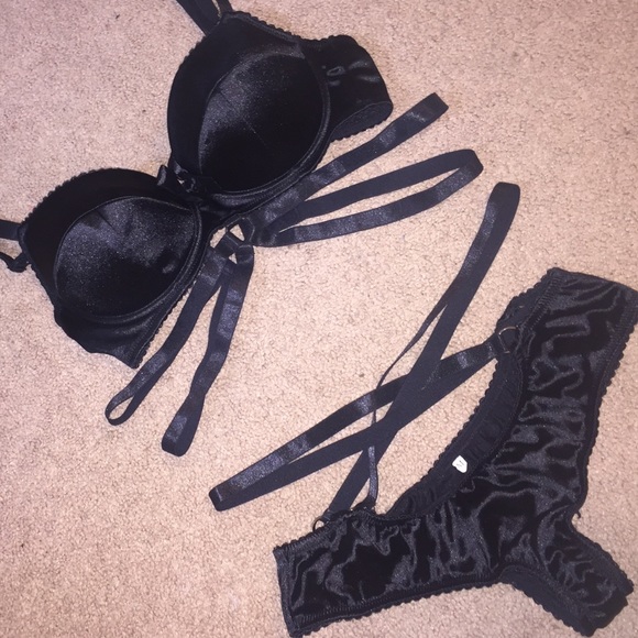 Strappy bra and panties set