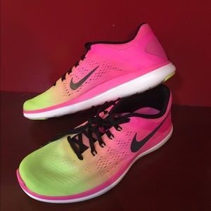Nike Flex Run 2016 (women's)