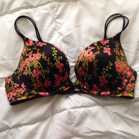 ✨LIMITED TIME! VS Push up Bra