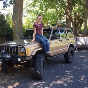 Meet your Posher, Alexis