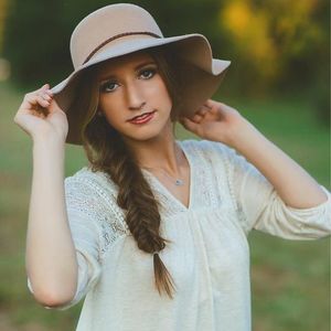 Meet your Posher, Tori