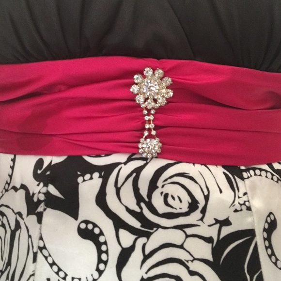 Halter Low Back Bubble Dress - Picture 3 of 4