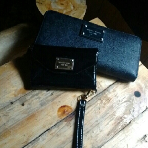 2 Michael kors wallets