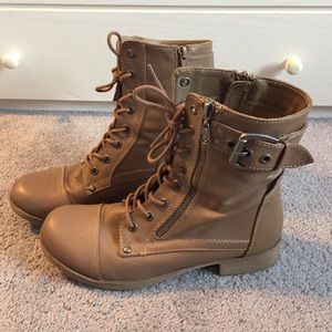 Combat boots