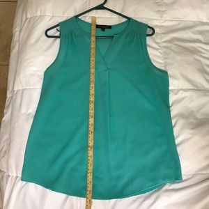 Sleeveless blouse size small