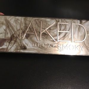Urban Decay Naked Smoky Palette