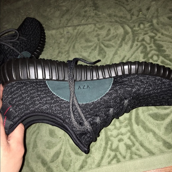 Real Yeezy Boost 350 Pirate Black - Picture 1 of 4
