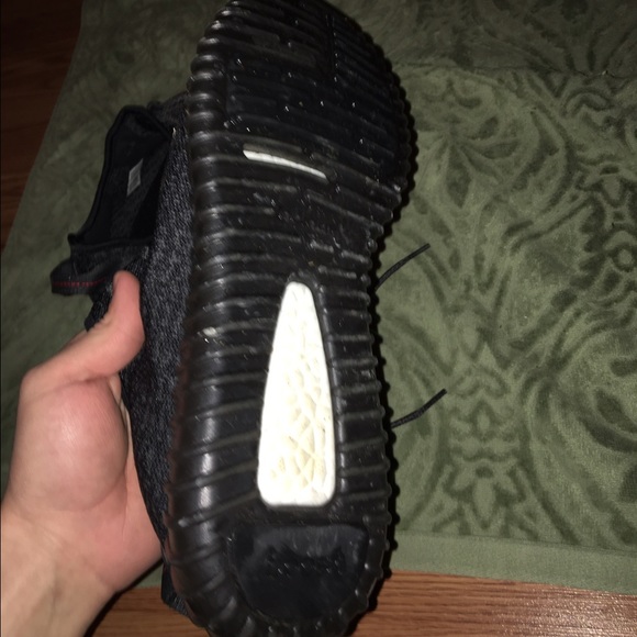 Real Yeezy Boost 350 Pirate Black - Picture 3 of 4
