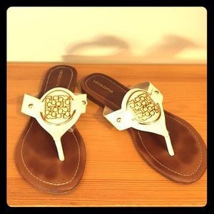 Liz Claiborne brown/white leather sandals