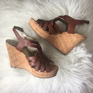 Guess wedges