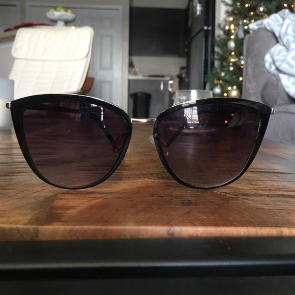 Black cat eye sunglasses