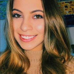 Meet your Posher, Julia