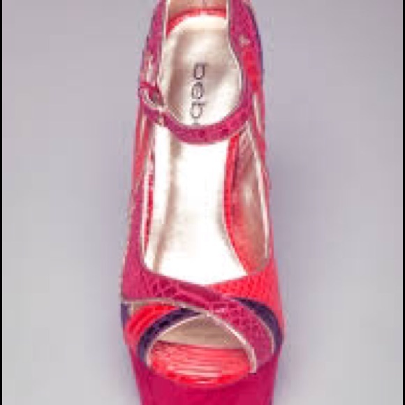 PRICE IS FIRM! NIB Bebe Clarissa Multicolor Pumps NO OFFERS! - Picture 3 of 4