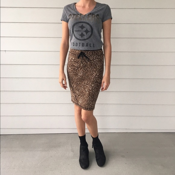 Leopard print skirt