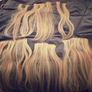 Blonde clip in hair extensions